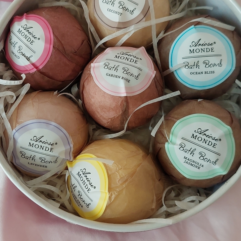 Ariose Monde Bath Bomb 7pc Set ~Assorted. NIB